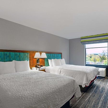 Hampton Inn Ютіка Екстер'єр фото