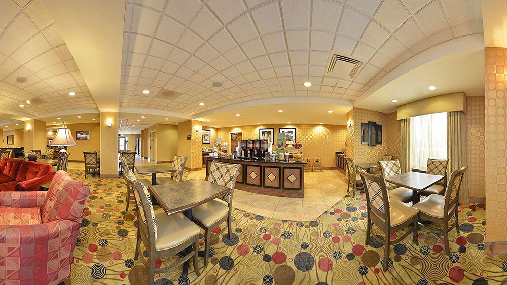 Hampton Inn Ютіка Екстер'єр фото