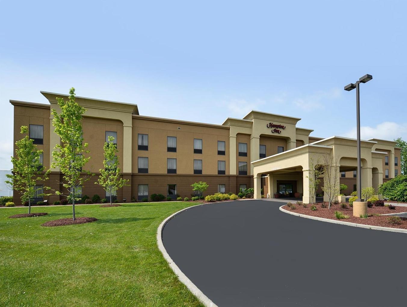 Hampton Inn Ютіка Екстер'єр фото