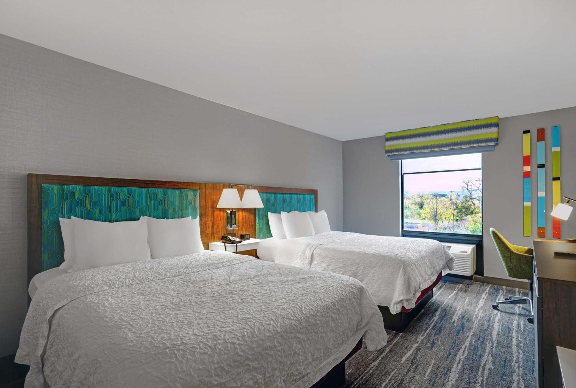 Hampton Inn Ютіка Екстер'єр фото
