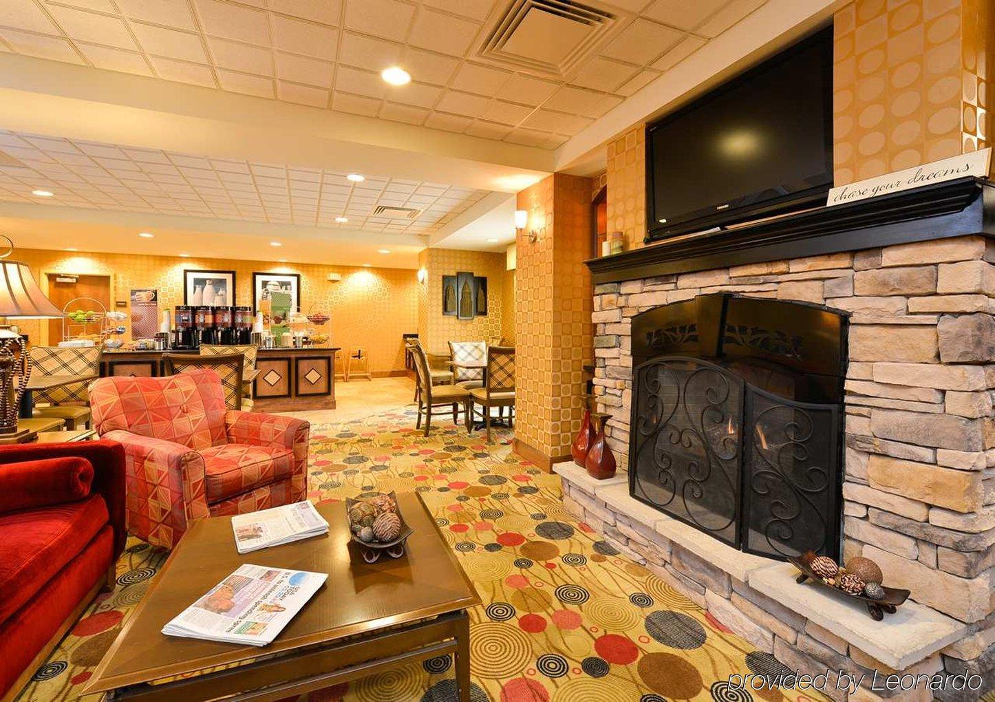 Hampton Inn Ютіка Екстер'єр фото