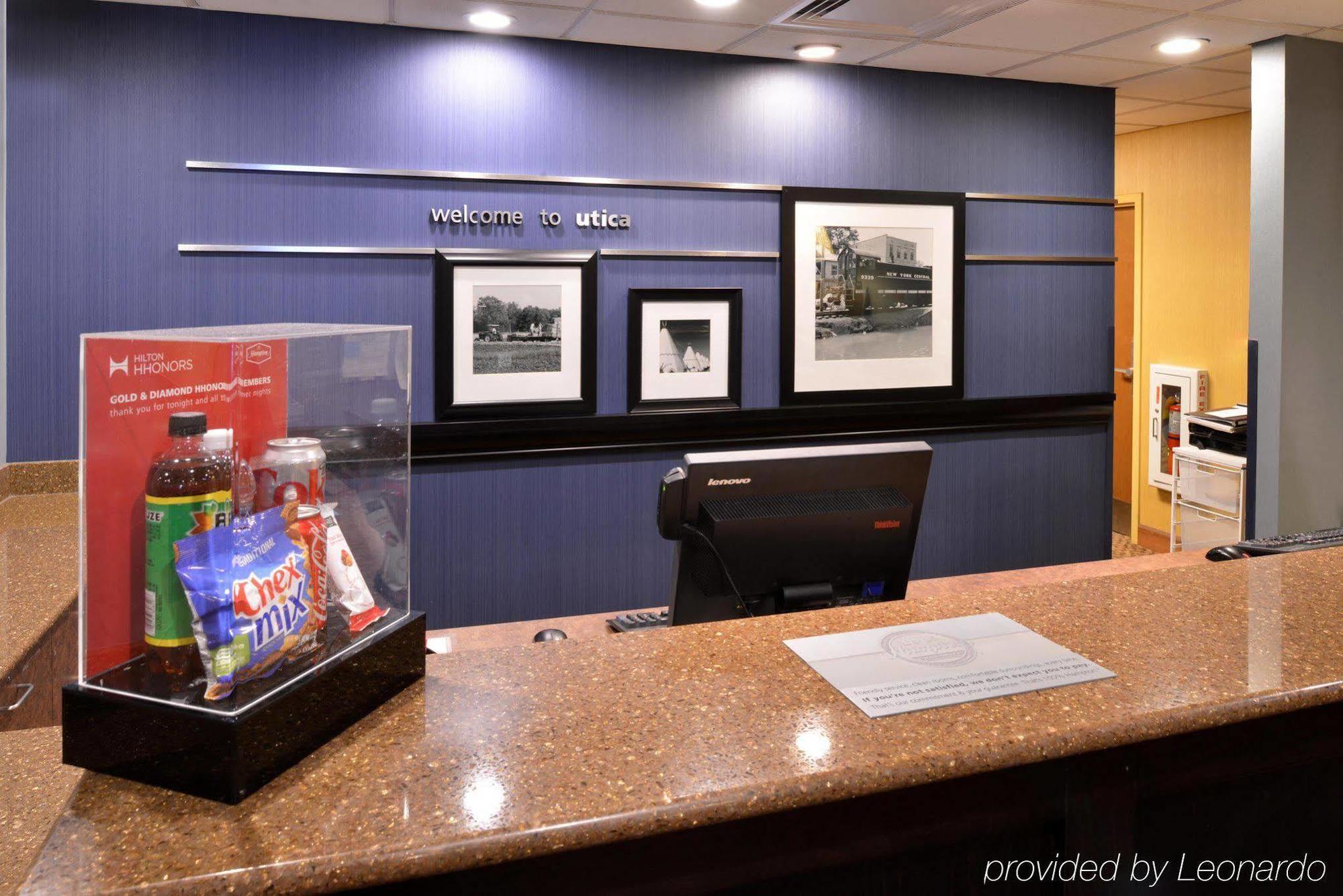 Hampton Inn Ютіка Екстер'єр фото
