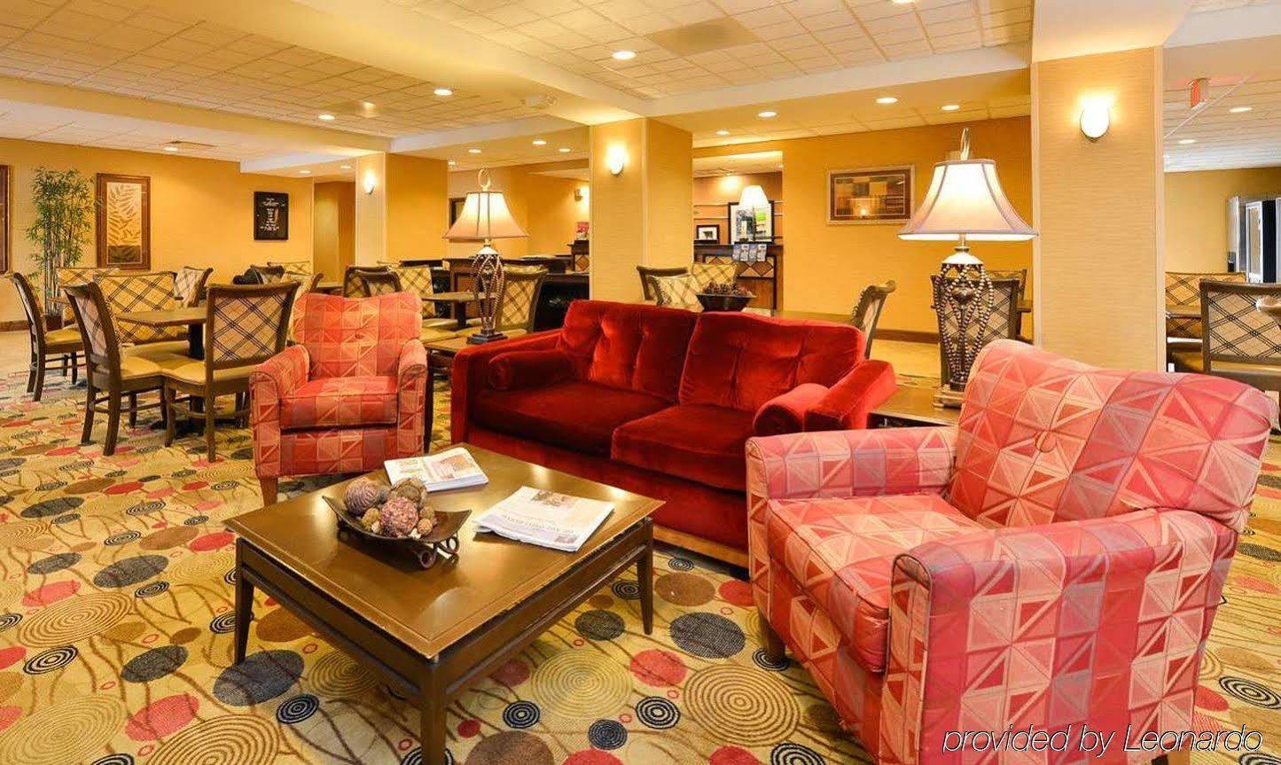 Hampton Inn Ютіка Екстер'єр фото
