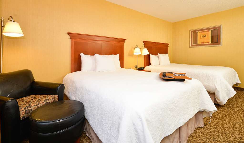 Hampton Inn Ютіка Номер фото